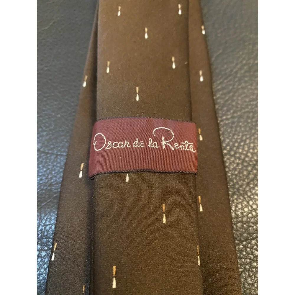 Oscar De La Renta Vintage Men's Tie Brown Dots Polyester Silk Blend